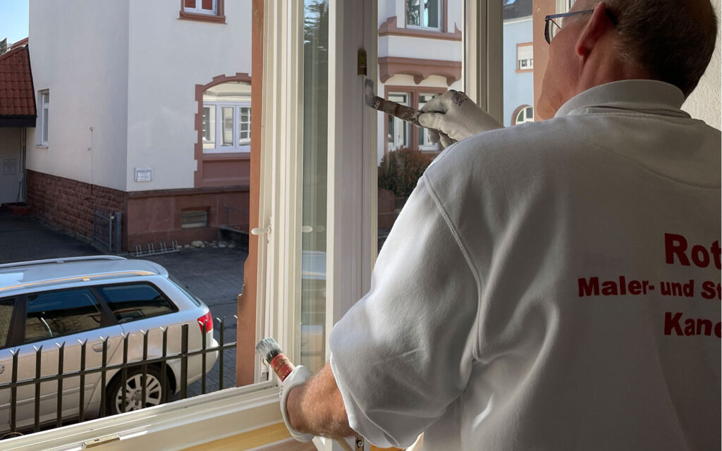 Fenster lackiert weiß