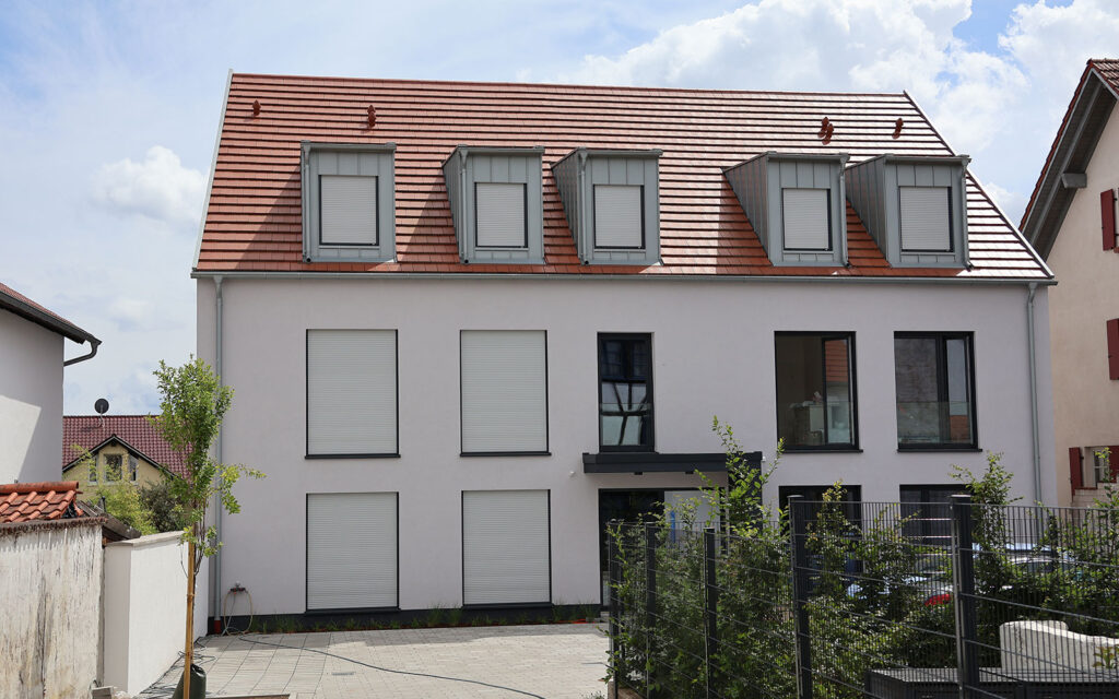 Neubau weiß Aussenputz